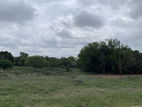 11 Stone Crst, Bandera, TX 78003