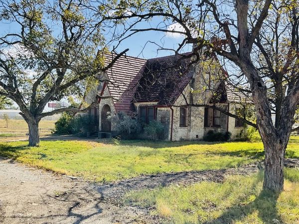 2940 Castroville, San Antonio, TX 78237