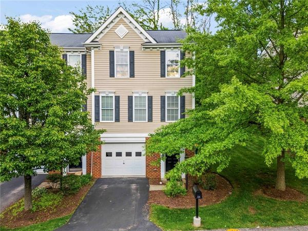 229 Persimmon Ln, Canonsburg, PA 15317