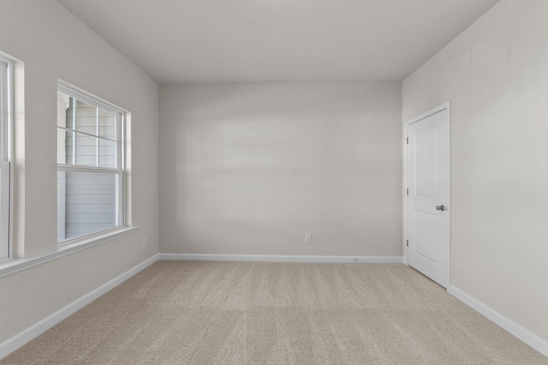 704 Ebb Tide Rd.  Photo 3