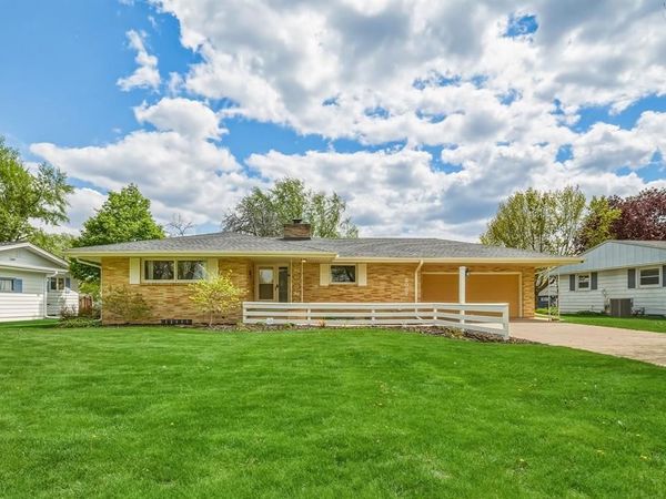 2007 Grandview Drive, Eau Claire, WI 54703