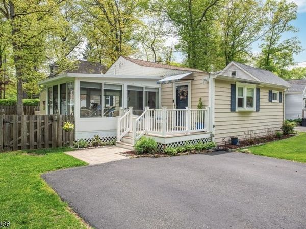 46 E Shore Rd, Jefferson, NJ 07849