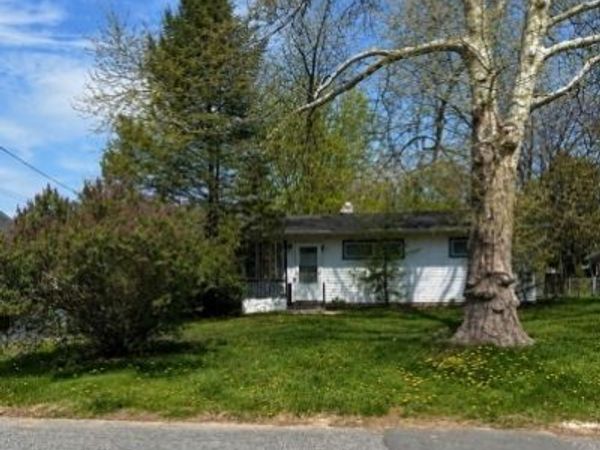 709 Lynda, Lopatcong, NJ 08865