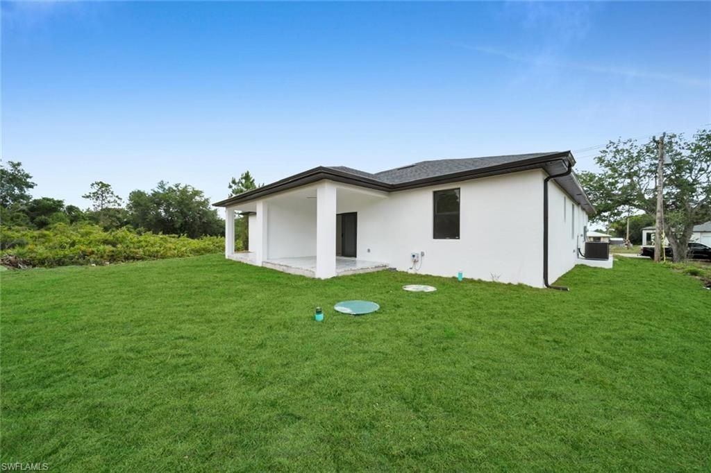 330 / 332 Bell Blvd S, Lehigh Acres, FL 33974 Photo