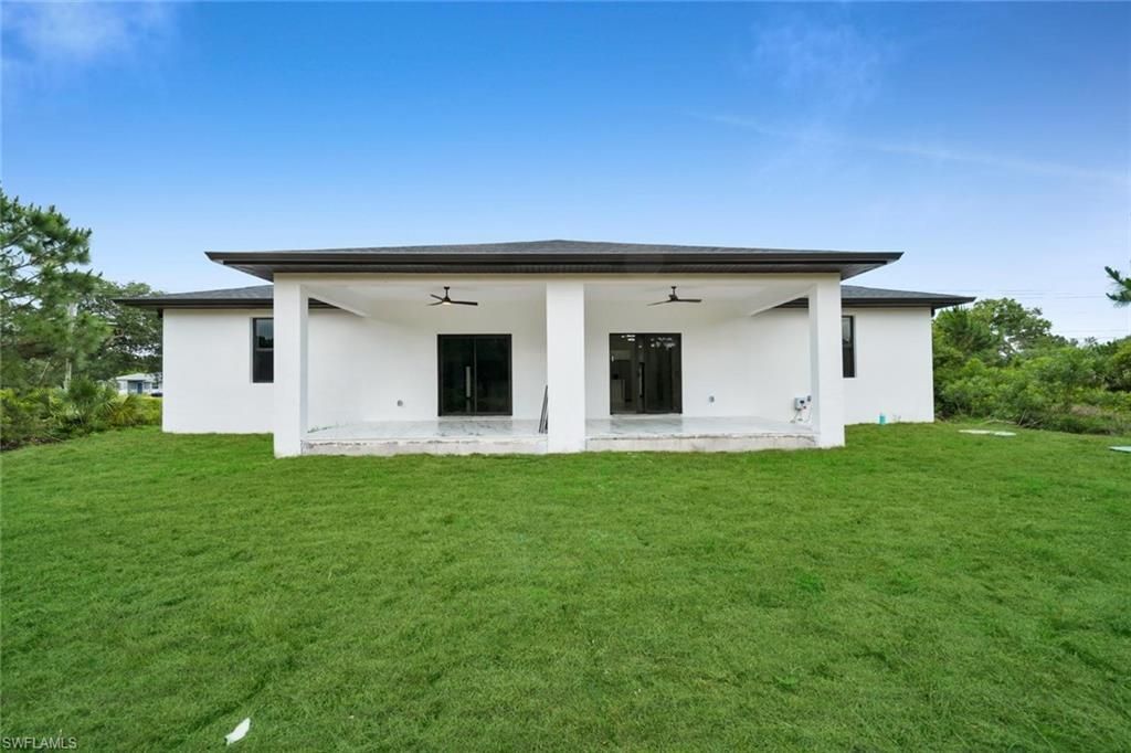 330 / 332 Bell Blvd S, Lehigh Acres, FL 33974 Photo