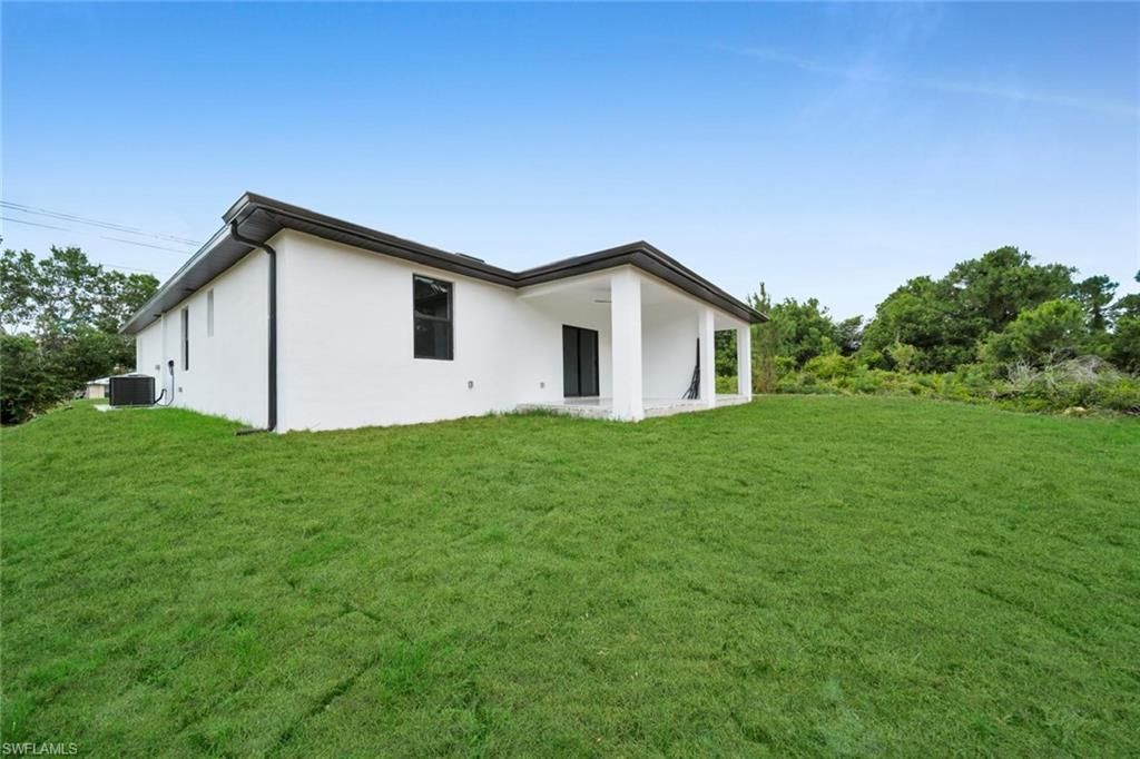 330 / 332 Bell Blvd S, Lehigh Acres, FL 33974 Photo