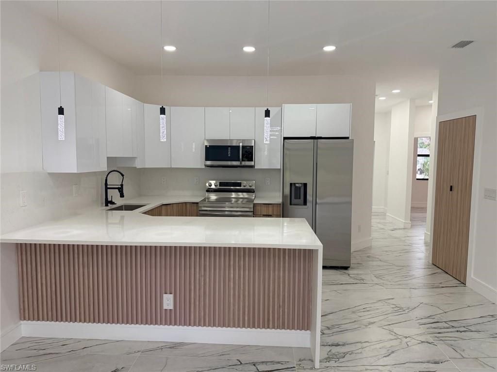 330 / 332 Bell Blvd S, Lehigh Acres, FL 33974 Photo