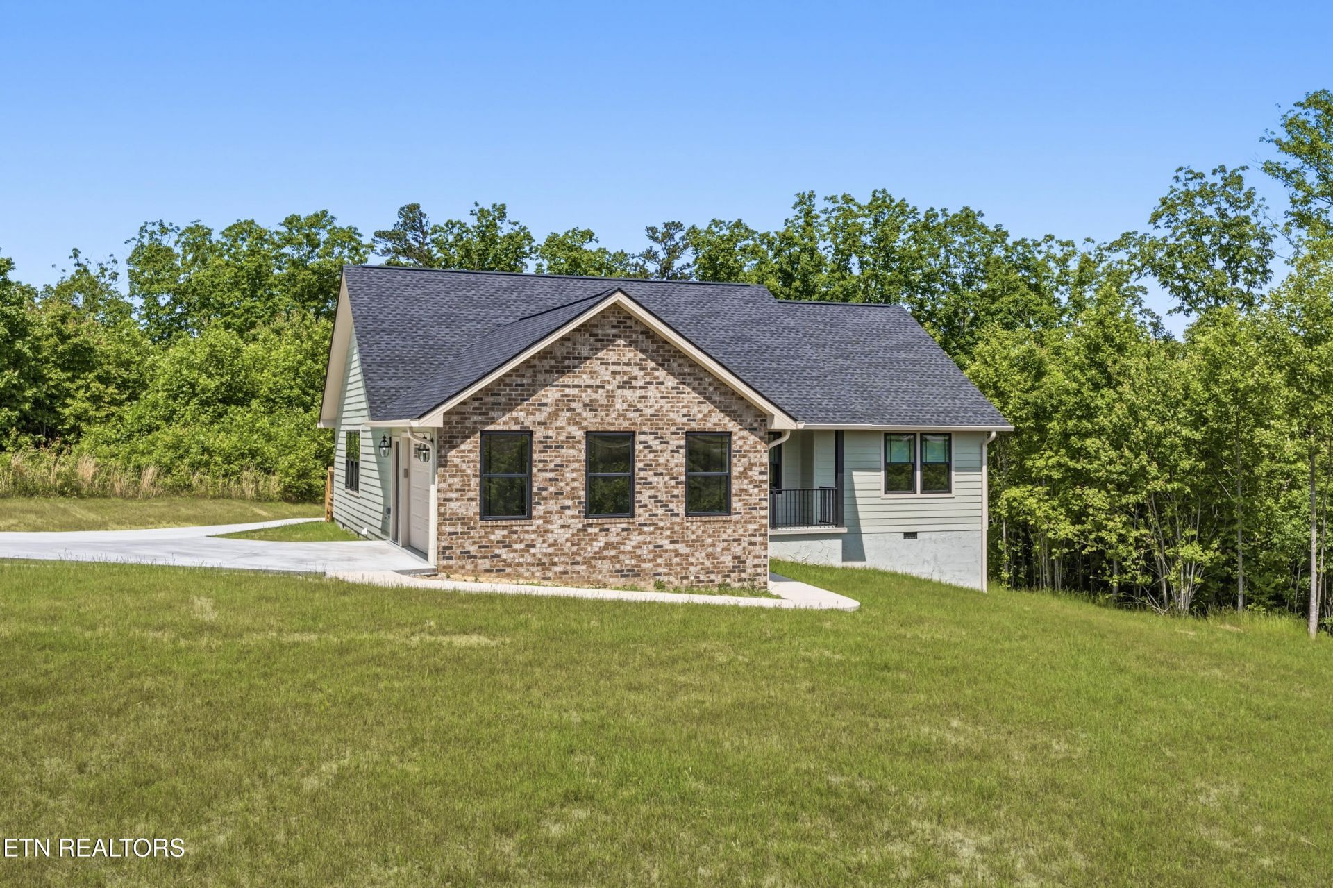817 Elb Private Drive, Huntsville, TN 37756 Main Photo