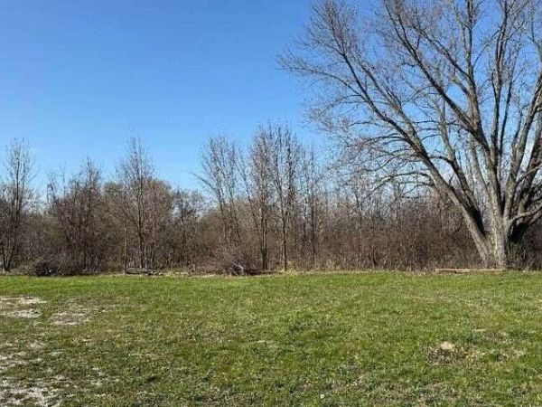 000 DOUGLAS AVENUE, Racine, WI 53402