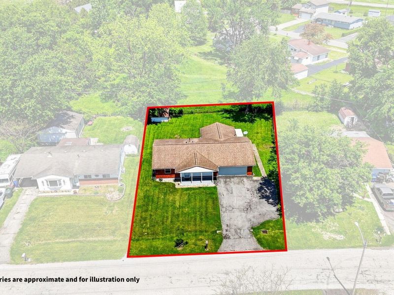 3114 Wessex Court , Columbus, OH 43232 Photo 3