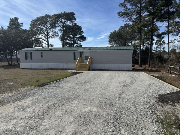 119 N King Street , Hubert, NC 28539