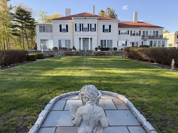 73 Forest, Manchester, MA 01944