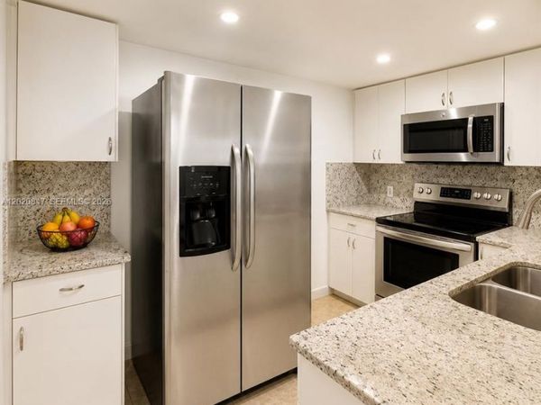 1460 NE 169th St, Unit 108, North Miami Beach, FL 33162