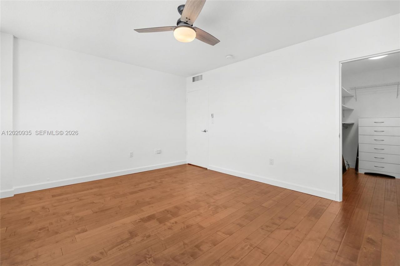 800 West Ave , Unit 527, Miami Beach, FL 33139 Photo