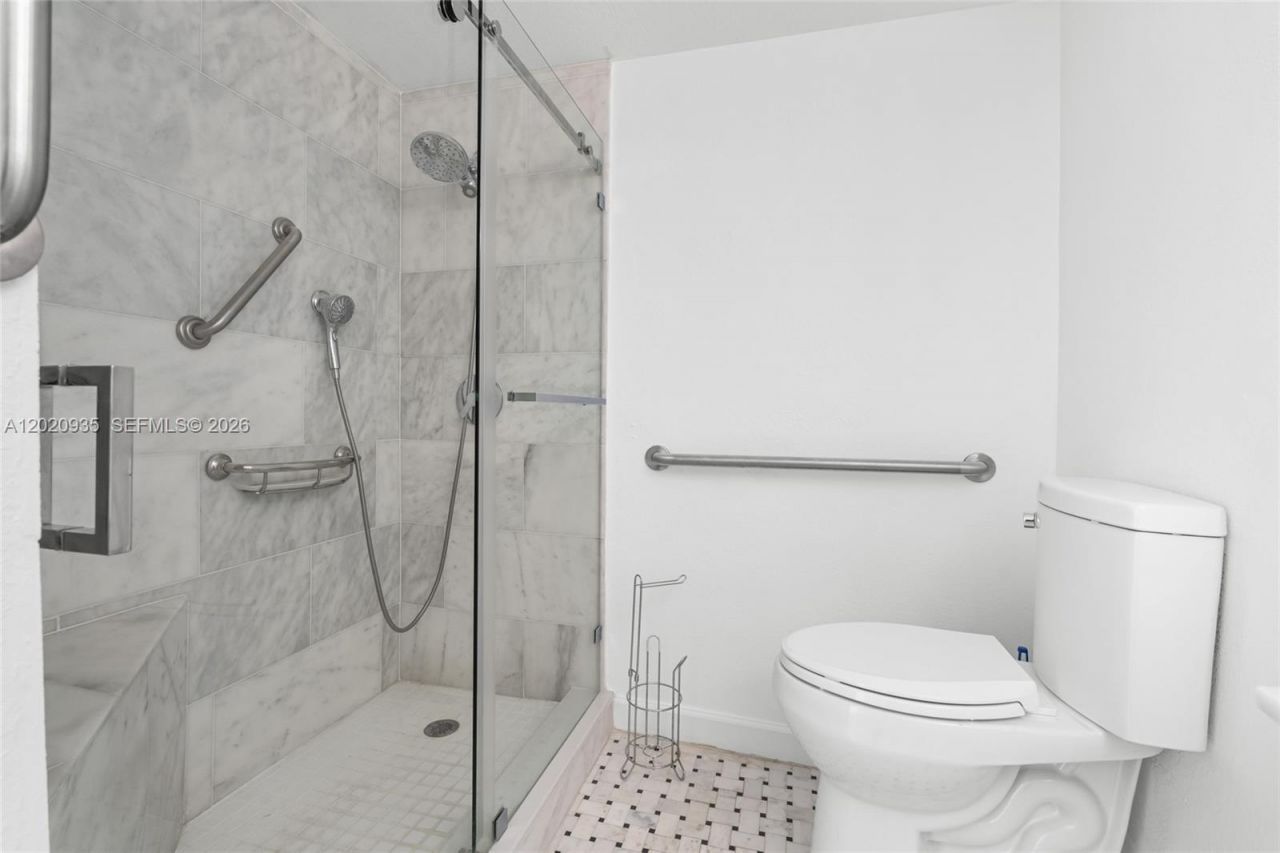 800 West Ave , Unit 527, Miami Beach, FL 33139 Photo