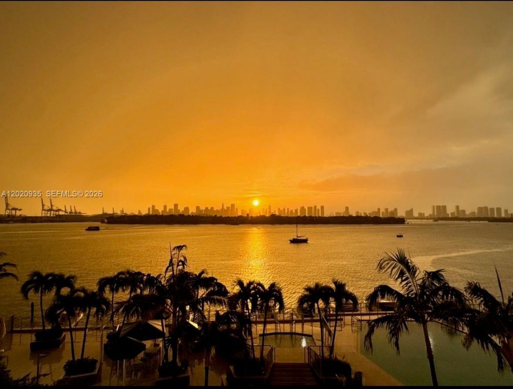 800 West Ave , Unit 527, Miami Beach, FL 33139 Photo