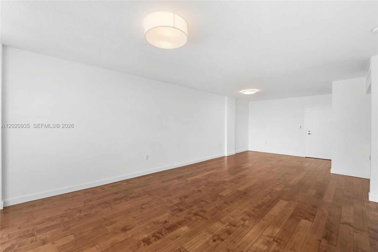 800 West Ave, Unit 527, Miami Beach, FL 33139 Photo