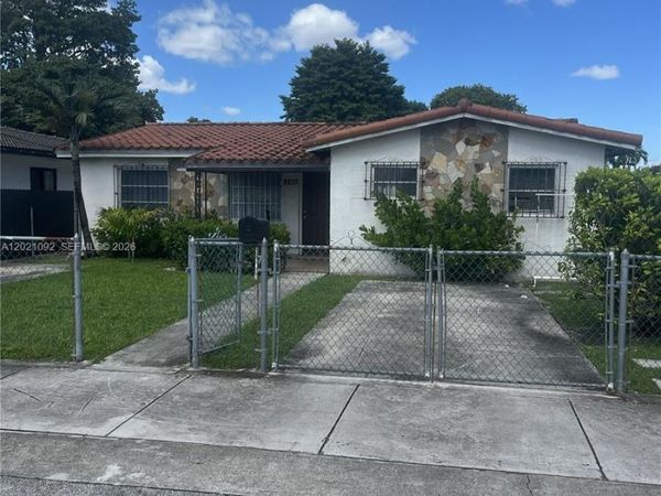8835 SW 27th St , Miami, FL 33165
