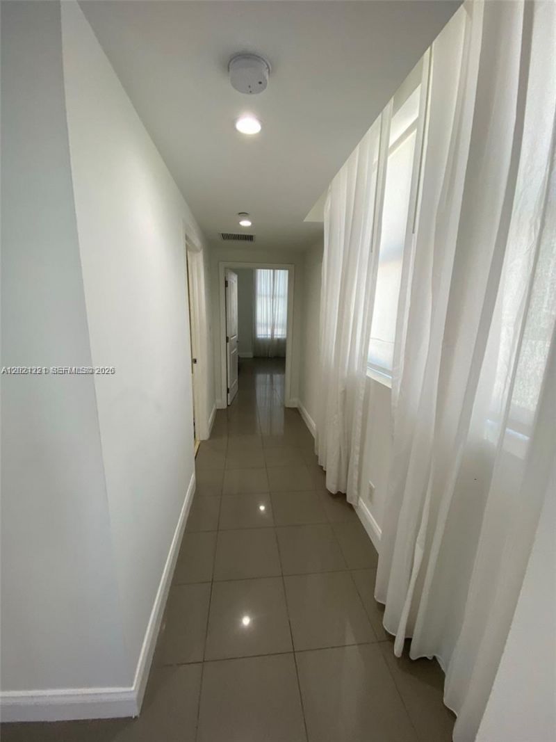 111 E Flagler St , Unit 1310, Miami, FL 33131 Photo