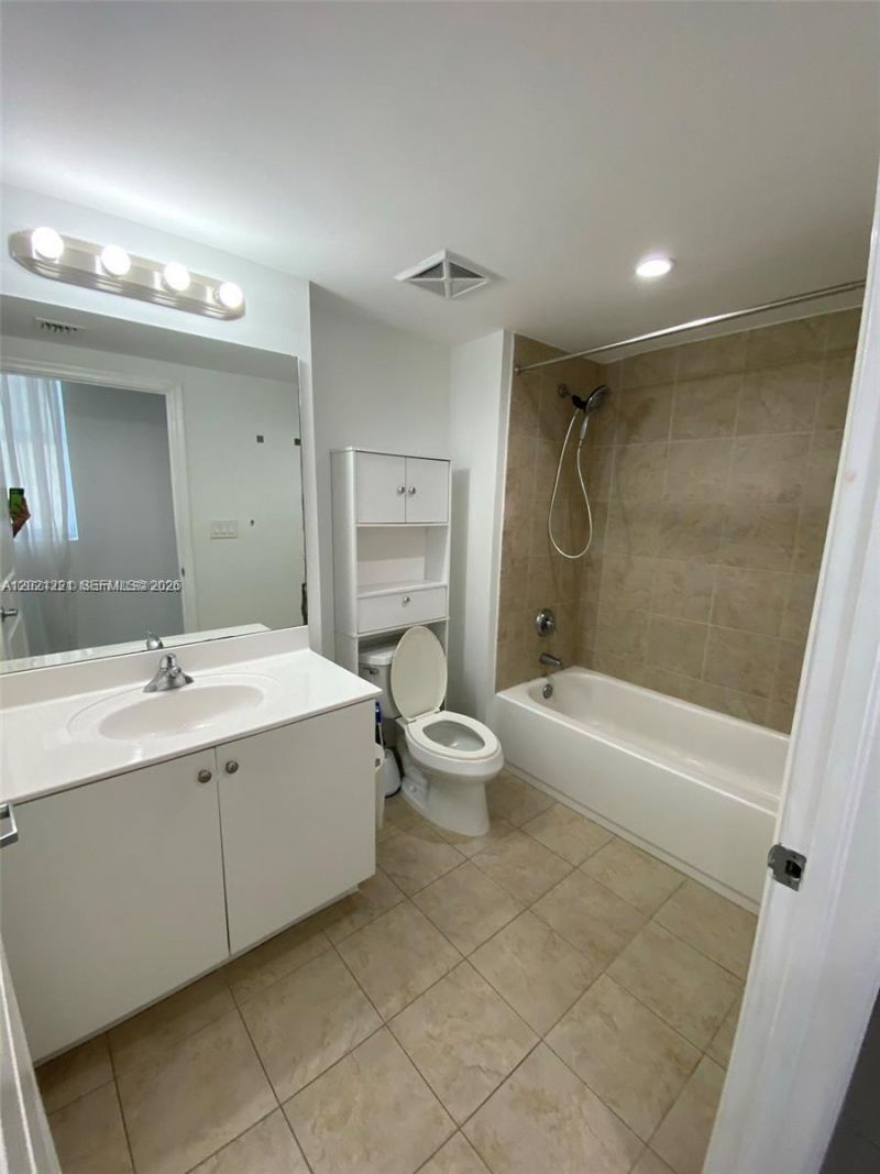 111 E Flagler St , Unit 1310, Miami, FL 33131 Photo