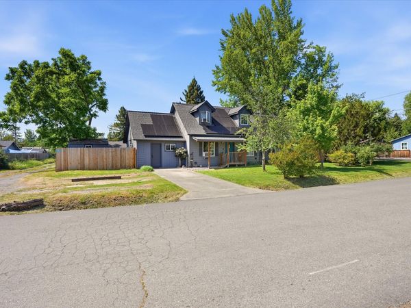 201 SW Dimmick Street, Grants Pass, OR 97526