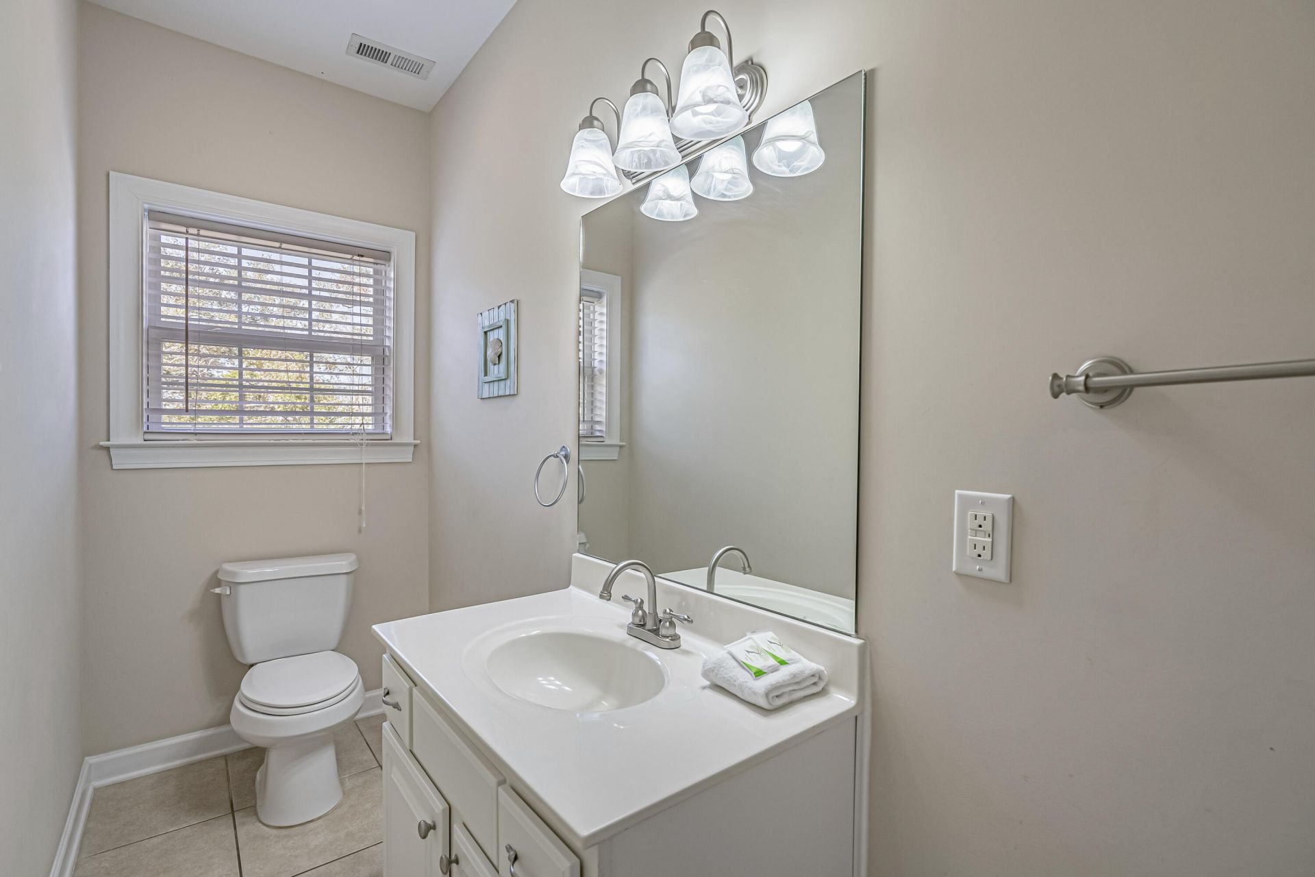 709 S 37th Avenue Photo 36