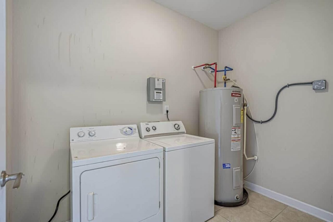 709 S 37th Avenue Photo 80