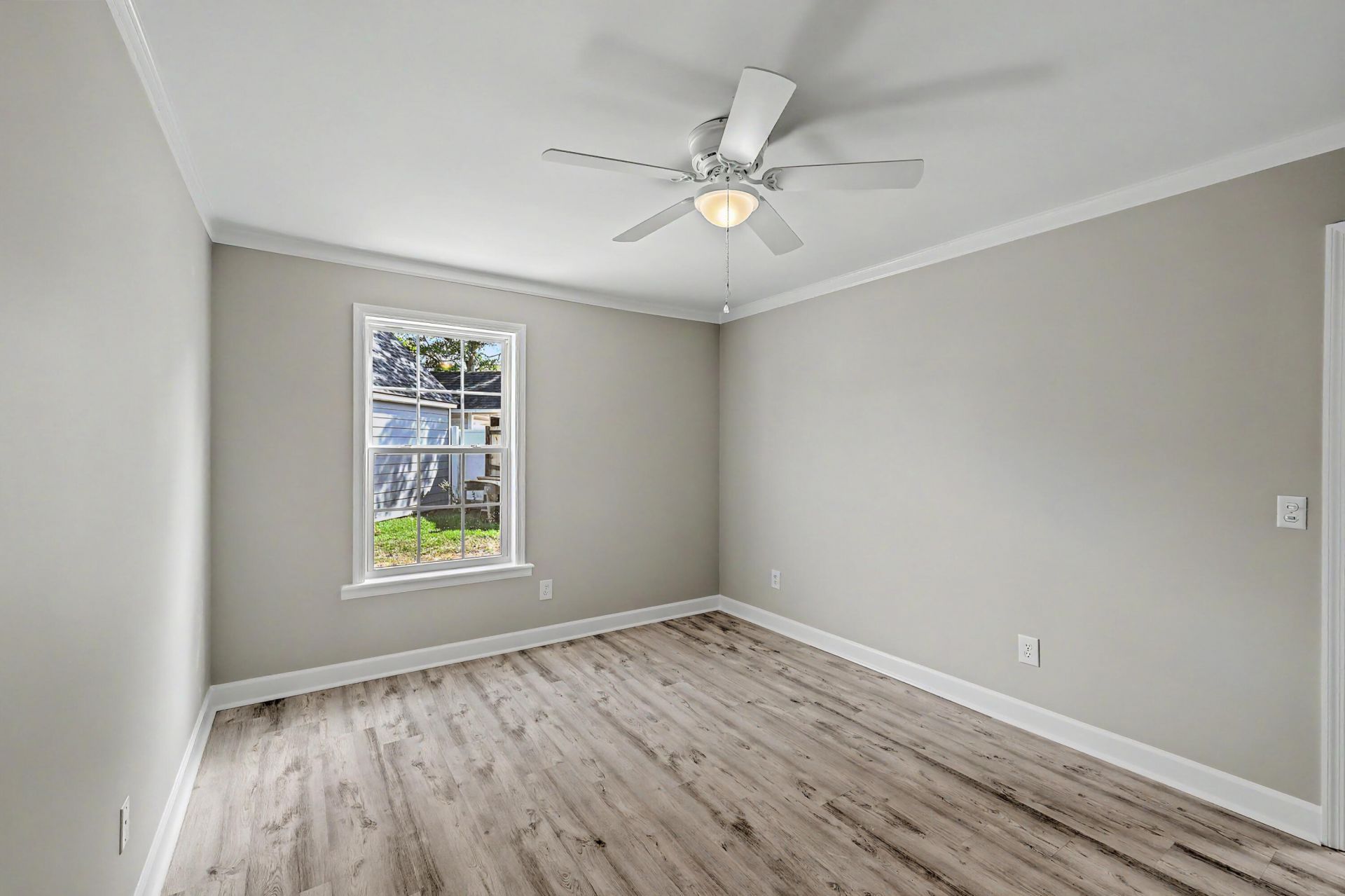 103 Tweed Court Photo 16