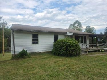 1165 Irving Road, Thaxton, VA 24174