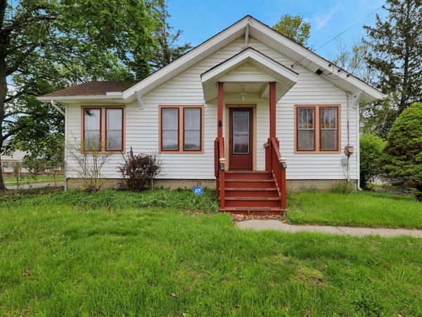 4308 Pleasant Grove Road, Lansing, MI 48910