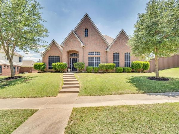 900 Ginger Trail, DeSoto, TX 75115