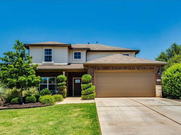 125 Groesbeck LN, Leander, TX 78641
