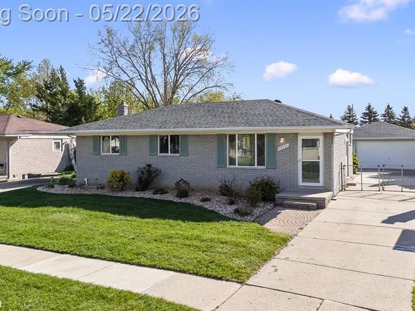 46972 McKenna Drive, Macomb Twp, MI 48044