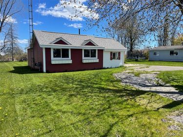 1847 S Riverside Drive , Au Gres, MI 48703