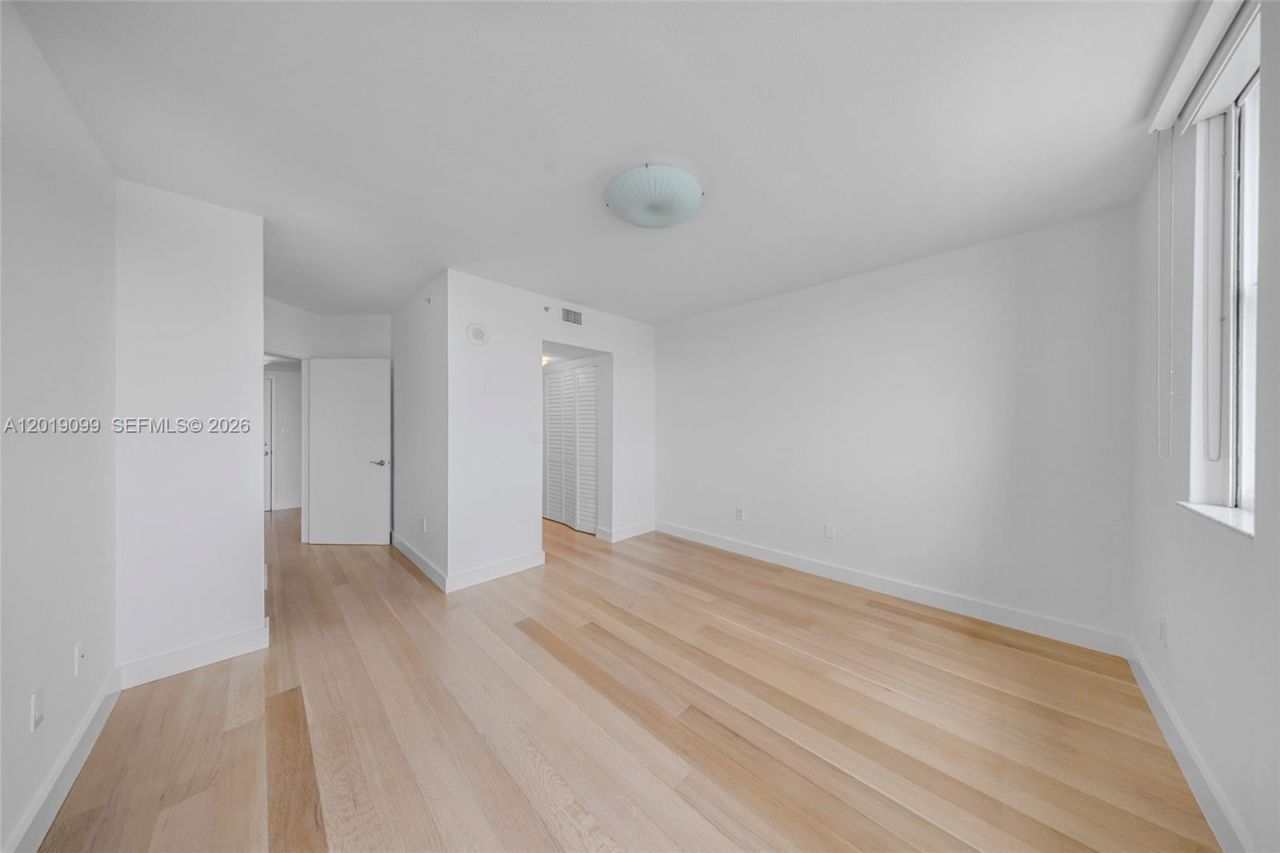1625 Kennedy Cswy , Unit 1004D, North Bay Village, FL 33141 Photo