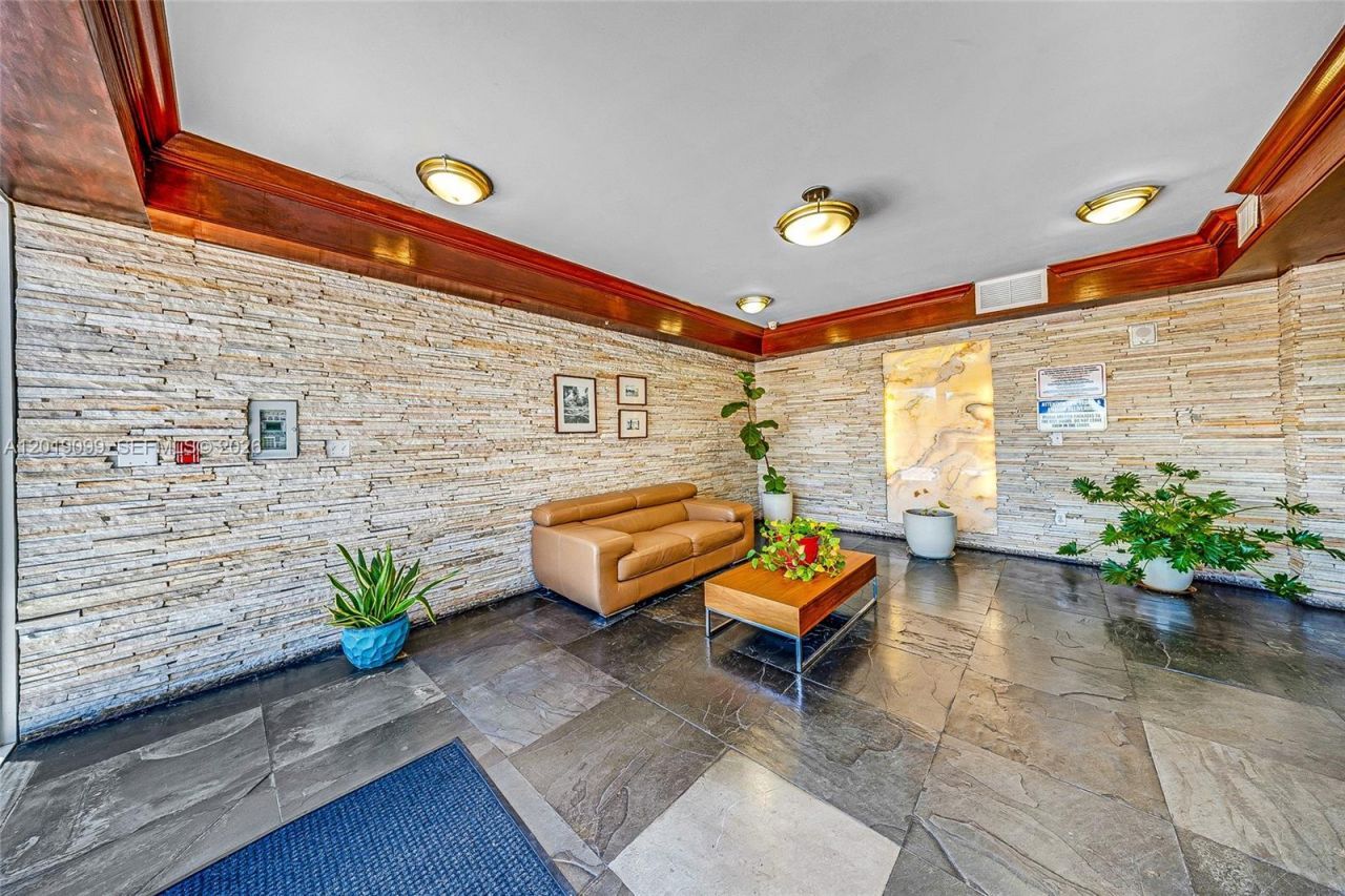 1625 Kennedy Cswy , Unit 1004D, North Bay Village, FL 33141 Photo