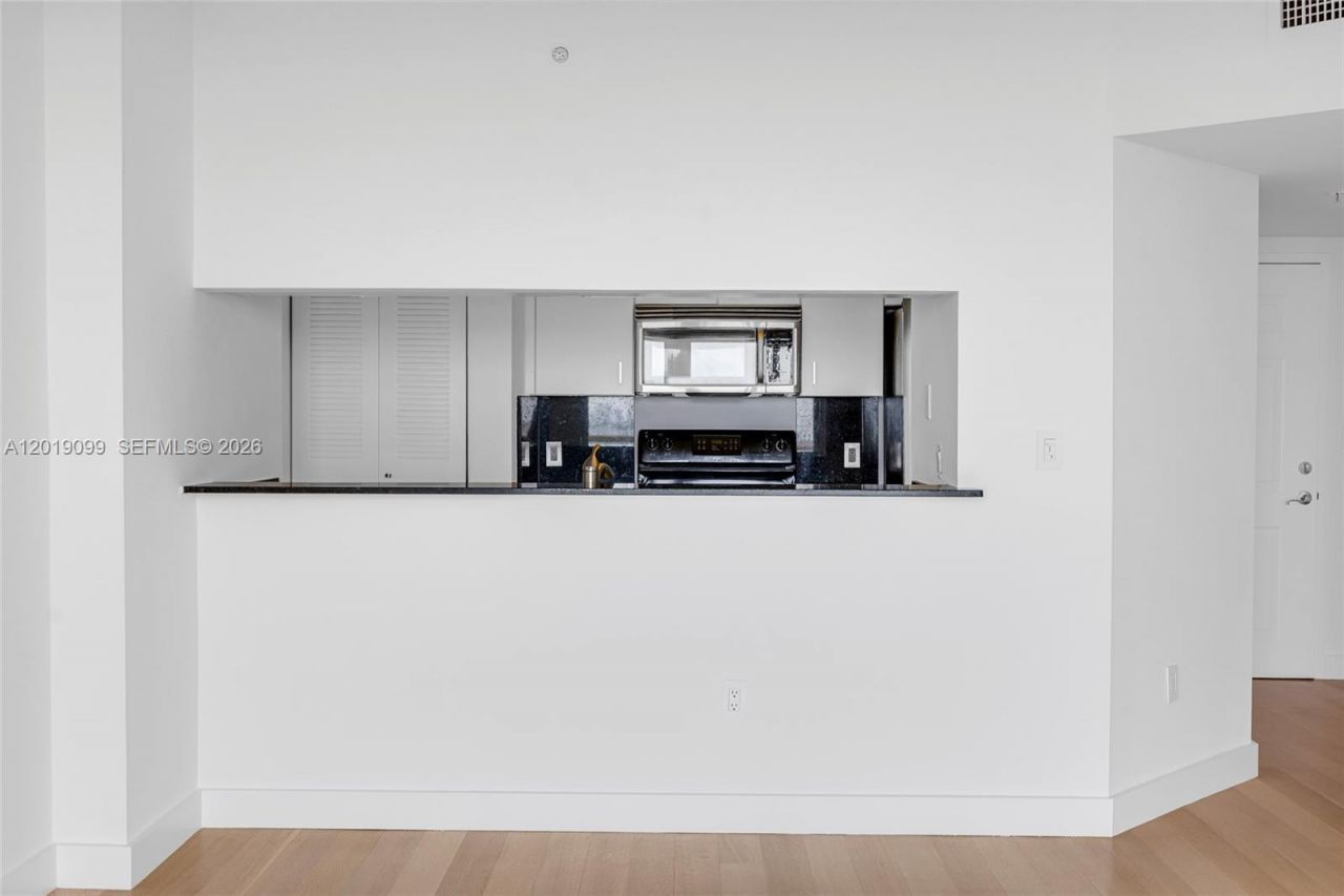 1625 Kennedy Cswy , Unit 1004D, North Bay Village, FL 33141 Photo