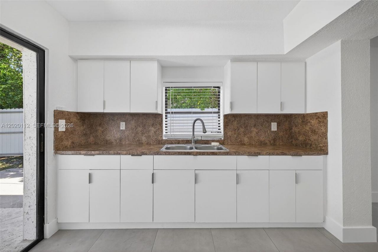 17150 NE 18th Ave , Unit 17150, North Miami Beach, FL 33162 Photo