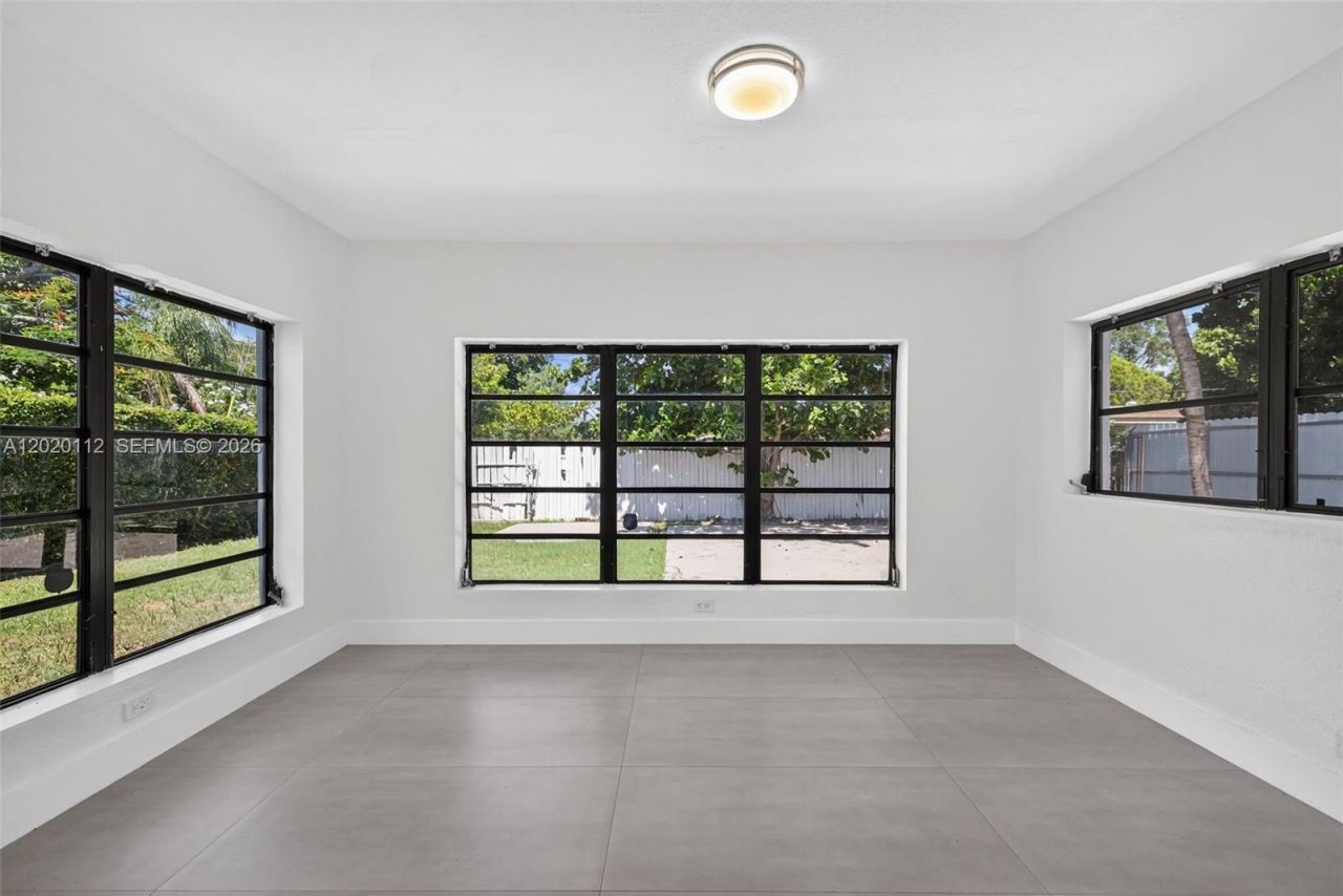 17150 NE 18th Ave , Unit 17150, North Miami Beach, FL 33162 Photo