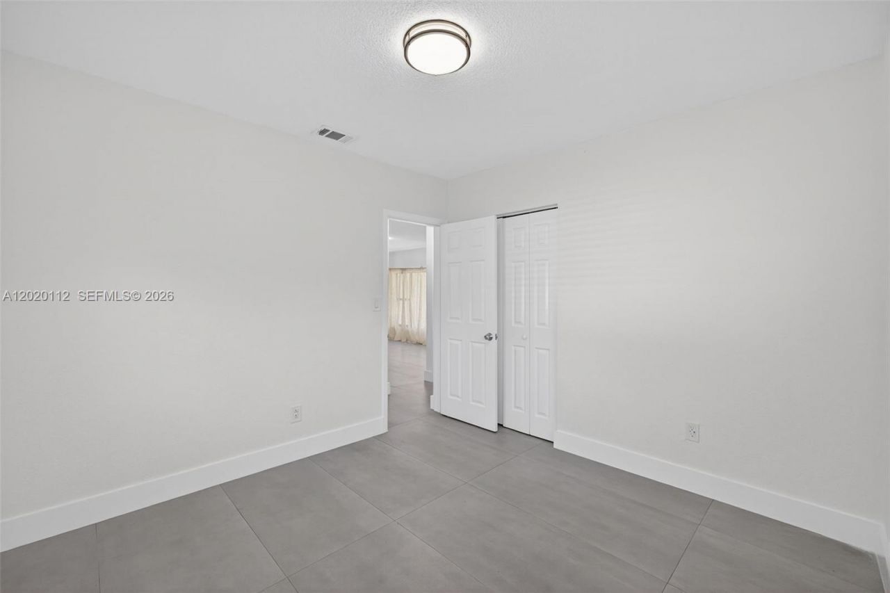 17150 NE 18th Ave , Unit 17150, North Miami Beach, FL 33162 Photo