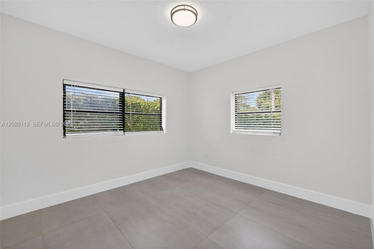 17150 NE 18th Ave , Unit 17150, North Miami Beach, FL 33162 Photo