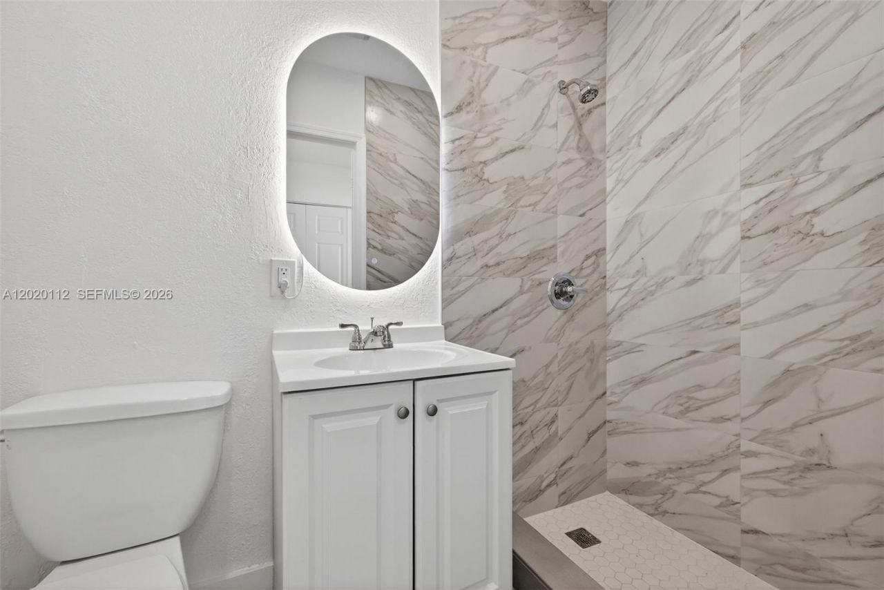 17150 NE 18th Ave , Unit 17150, North Miami Beach, FL 33162 Photo
