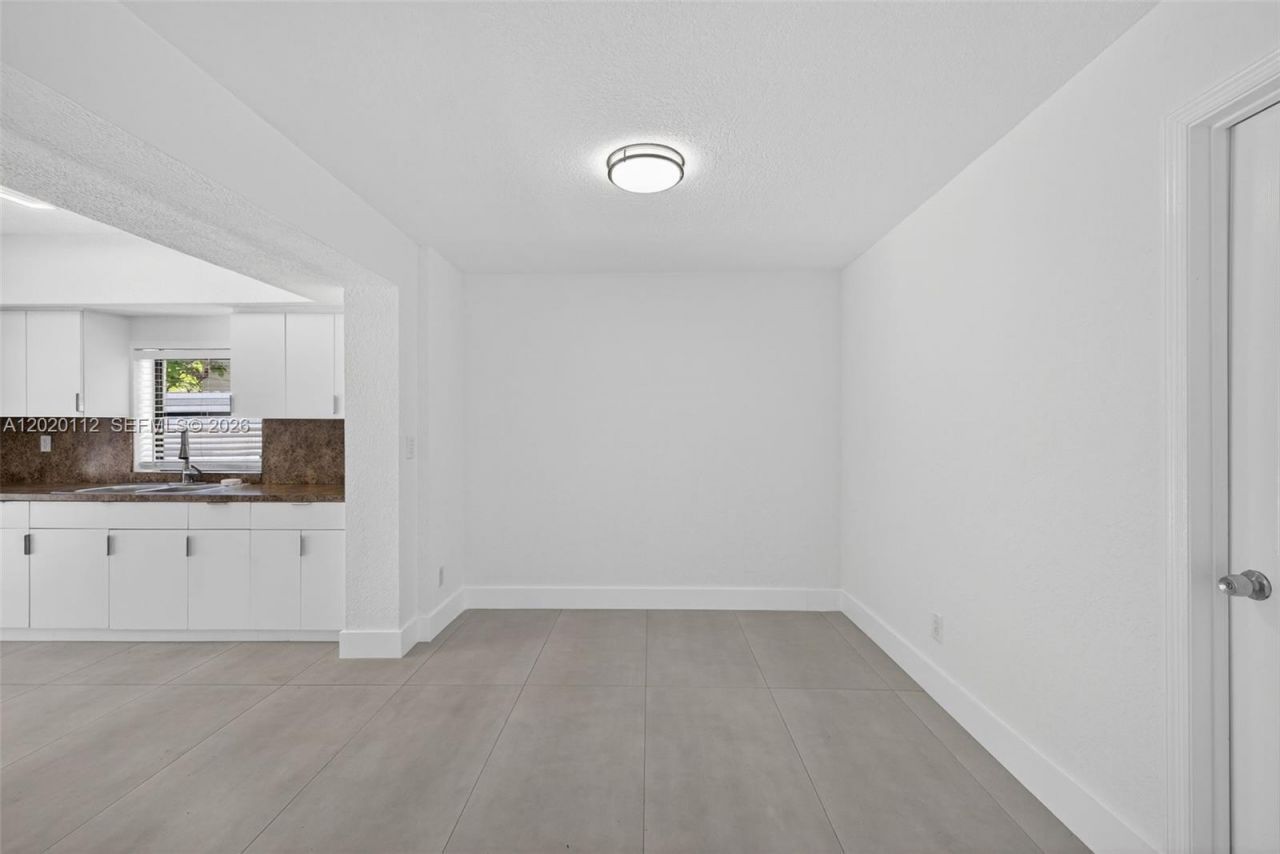 17150 NE 18th Ave , Unit 17150, North Miami Beach, FL 33162 Photo
