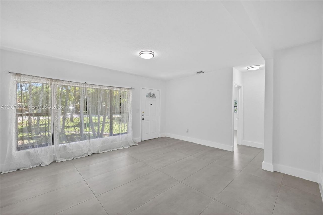 17150 NE 18th Ave , Unit 17150, North Miami Beach, FL 33162 Photo
