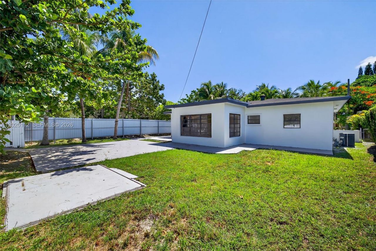 17150 NE 18th Ave , Unit 17150, North Miami Beach, FL 33162 Photo