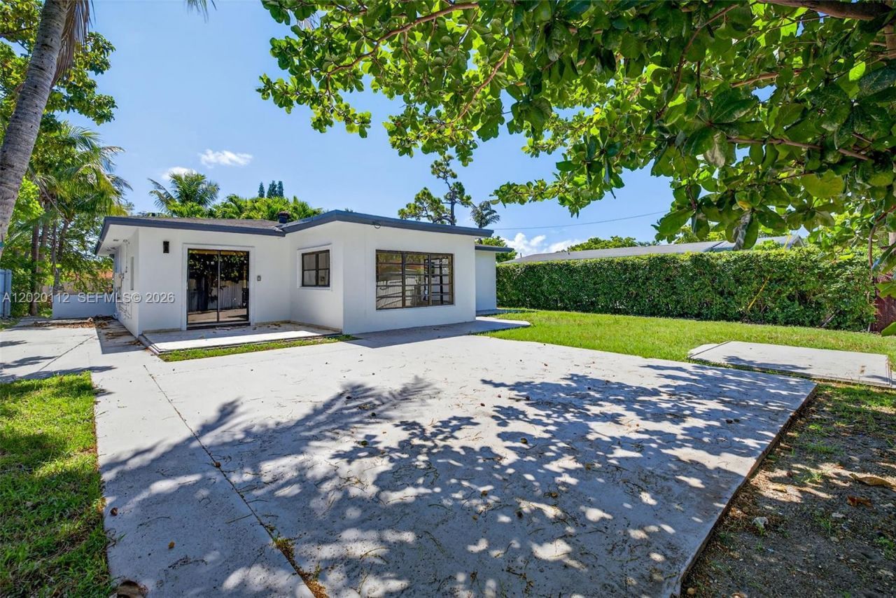 17150 NE 18th Ave , Unit 17150, North Miami Beach, FL 33162 Photo