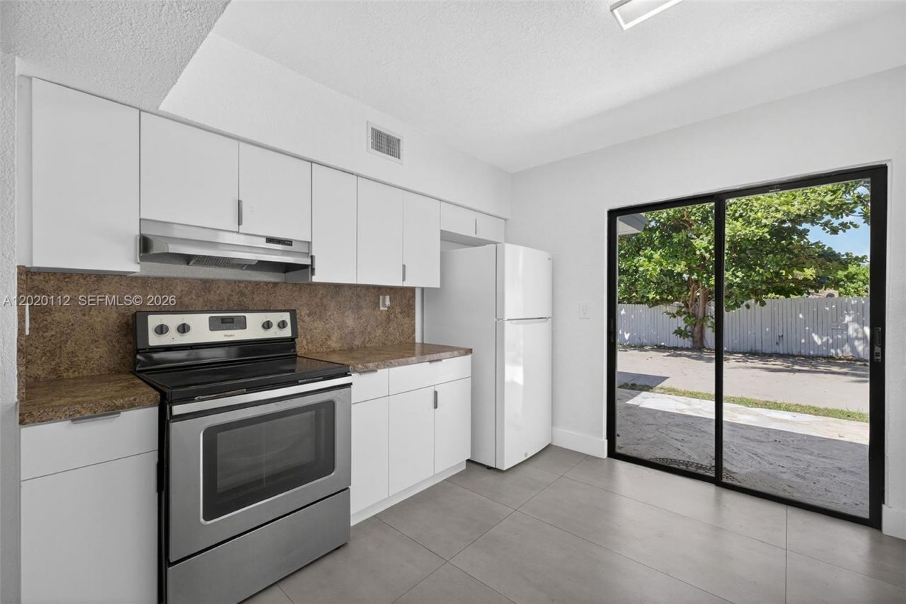 17150 NE 18th Ave , Unit 17150, North Miami Beach, FL 33162 Photo