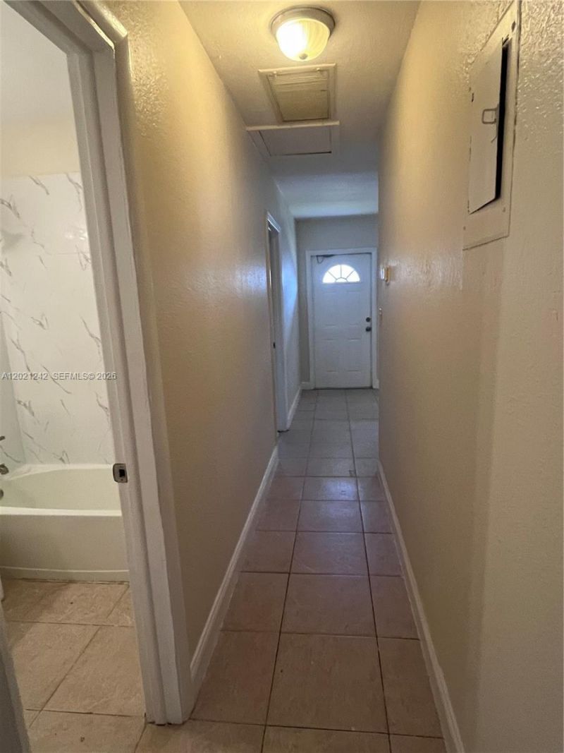 109 NW 14th Way , Unit 1-4, Dania Beach, FL 33004 Photo