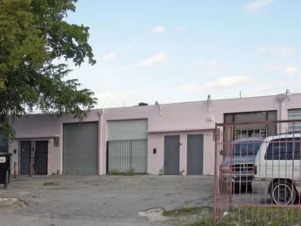 1825 NW 21st St , Miami, FL 33142