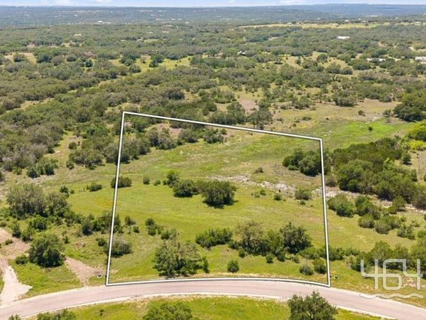 26 Coastal Loop DR, Johnson City, TX 78636